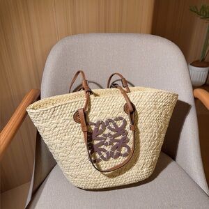 LOEWE 28x28x18cm straw bag